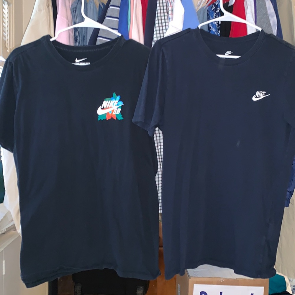 PAIR OF TWO Mens Nike Tees